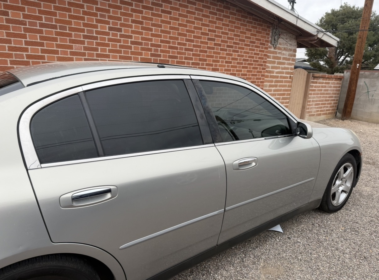 Infiniti G35 rear windows with dark tint